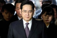 Ph&#243; Chủ tịch Samsung bị bắt trong cuộc điều tra tham nhũng