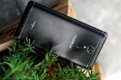 Smartphone Việt với RAM 3GB, camera 8MP mặt trước