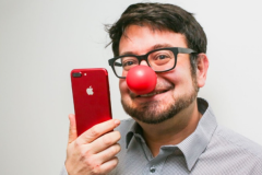 Ngắm bộ ảnh mở hộp iPhone 7 màu đỏ không thể đẹp hơn