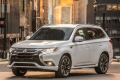 CEO Nissan bỏ việc... sang cứu Mitsubishi