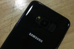 Galaxy S8 màu đen bóng bẩy xuất hiện trên tay người dùng