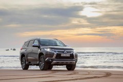 Nhiều tính năng trên Mitsubishi Pajero Sport 2017 “ăn đứt” Toyota Fortuner