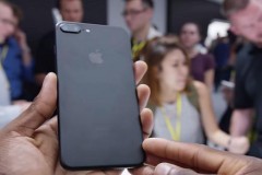 Apple bị kiện do không đảm bảo quyền lợi người dùng?