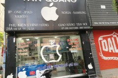 Apple mạnh tay tại Việt Nam, "người khóc, kẻ cười"