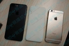 Ảnh thực tế mặt lưng iPhone 8: camera kép đặt dọc, cảm biến vân tay phía sau