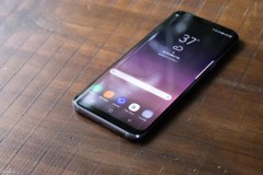 Đập hộp Samsung Galaxy S8+: dài bằng iPhone nhưng màn hình lớn hơn