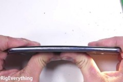 "Tra tấn" Samsung Galaxy S8: Một trong những chiếc smartphone cứng cáp nhất hiện nay