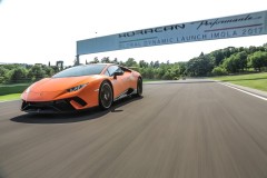 Lamborghini Huracan Performante giành Giải thưởng Sáng tạo của tạp chí Autocar năm 2017