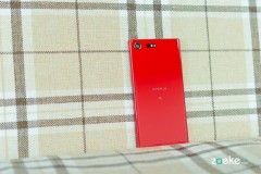 Hình ảnh Xperia XZ Premium đỏ tươi đẹp bóng bẩy và thời trang không kém iPhone 7 Plus