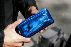 Ra mắt HTC U11 chưa đầy một ngày, HTC đã giảm giá 50 USD mỗi sản phẩm