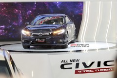 Vần vô lăng "hàng hot" Honda Civic động cơ Turbo thế hệ mới trong tháng 6/2017