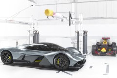 Siêu phẩm Aston Martin Valkyrie  nặng hơn 1 tấn với công suất tối ưu