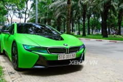 BMW i8 màu xanh lá độc nhất Việt Nam “tự tin khoe cá tính” trên phố Sài Gòn