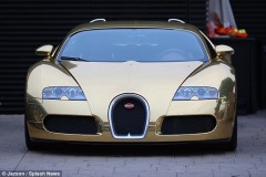 Bugatti Veyron của nam diễn viên Jamie Foxx diện áo vàng chrome nổi bật