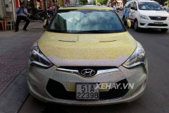 Hyundai Veloster khoe “áo” pha lê lấp lánh trên phố