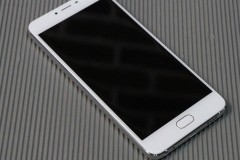 Smartphone 3 triệu đồng có thể chơi mọi game, chụp ảnh nét và có kiểu dáng cao cấp