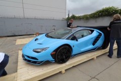 Cận cảnh đập thùng siêu xe Lamborghini Centenario Blu Cephus cực đẹp
