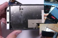 Kiểm tra độ bền của BlackBerry KEYone bằng dao, lửa và bẻ cong