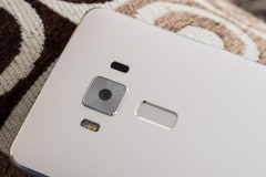 Lí do mà từ đầu năm đến giờ Zenfone 4 chưa thấy ra mắt