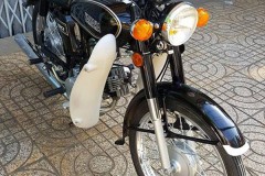 Yamaha YB90 đời 1972 với các chi tiết còn sáng bóng và mới