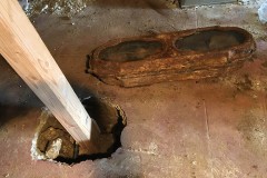 Bí ẩn: Tìm thấy bé gái tóc vàng được bảo quản hoàn hảo từ những năm 1800 khi… sửa nhà