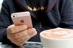 Đã đến lúc iFan nói lời tạm biệt với iPhone SE?