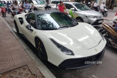 Ferrari 488 GTB mang biển số Tiền Giang tiếp tục xuất hiện trên phố Sài Gòn