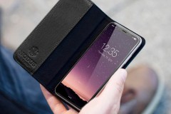 Forbes: Đây là thiết kế cuối cùng của iPhone 8 với viền dày 4mm, nút nguồn lớn, giá lên đến 1100 USD