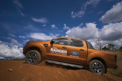 Ford Ranger dẫn đầu phân khúc xe bán tải với 3.809 xe trong nửa đầu năm 2017