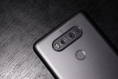 Rò rỉ ảnh chụp nắp lưng mới của LG V30 với chi tiết "gây tranh cãi"