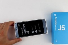 Mở hộp Galaxy J5 2017: Phiên bản thu nhỏ của Galaxy J7 Pro