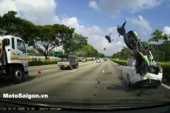 Moto pkl tống 2 gặp tai nạn kinh hoàng trên cao tốc