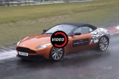 [VIDEO] Aston Martin DB11 Volante lao mình dưới mưa tại Nurburgring