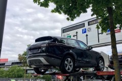 [VIDEO] "Chạm mặt" Range Rover Velar trên đường đến đại lý BMW tại Đức