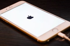 5 bí quyết giúp bạn sạc pin trên iPhone tốn ít thời gian