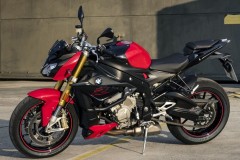 BMW Motorrad S 1000 R và R 1200 GS Adventure 2017 cập bến tại Malaysia, giá từ 494 triệu VNĐ