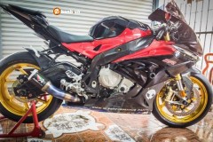 BMW S1000RR nâng cấp nhẹ cùng loạt đồ chơi hàng hiệu