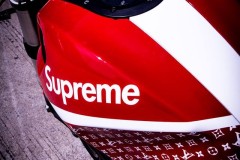 Ducati Monster 795 với vẻ ngoài đầy xa xỉ và thời trang mang phong cách Supreme