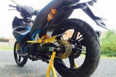 Exciter 150 trong bản độ phong cách nhôm xước và nhiều đồ chơi hàng hiệu