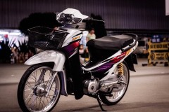 Honda Wave ZX phiên bản bạch công tử với dàn đồ chơi chịu chi