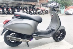 Huyền thoại Vespa độ kiểng phá cách cùng đồ chơi hàng hiệu
