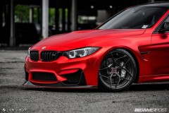Không thể rời mắt trước BMW M3 đỏ satin phủ crôm nổi bật