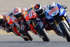 Nài xe đua GP với nài xe thương mại ngoài đường khác nhau cỡ nào??