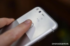 Đây là Google Pixel 2017 bản nhỏ: thiết kế không đổi nhiều, viền dày, không camera kép, HTC làm?