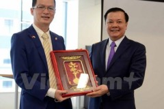 Bộ trưởng Tài chính Đinh Tiến Dũng thăm Công ty FPT Nhật Bản