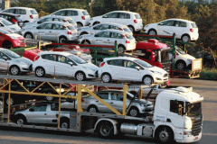 Doanh nghiệp lo lắng vì phải có giấy ủy quyền chính hãng khi nhập khẩu ô tô cũ về Việt Nam