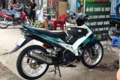 Exciter 135cc 4 số cứng cáp với nhiều đồ chơi khoe dáng giữa phố