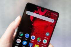 Người ta nói gì về chiếc Essential Phone với viền siêu mỏng?