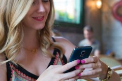 Samsung tung bản cập nhật mới cho chiếc smartphone flagship 3 năm tuổi