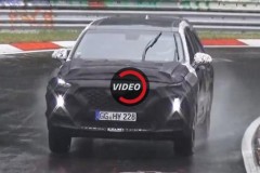 [VIDEO] Bất chấp gió mưa, Hyundai Santa Fe mới vẫn lao mình trên đường thử Nurburgring